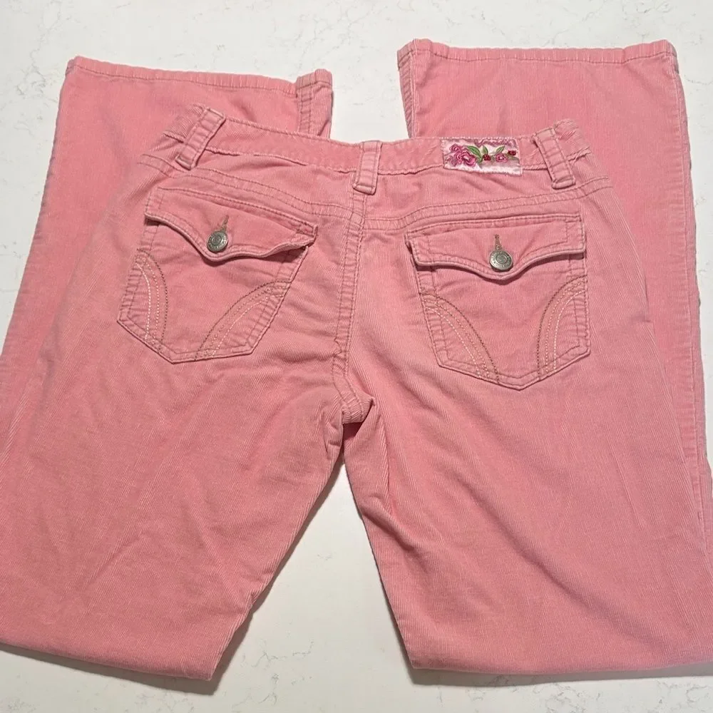 Aeropostale Women's corduroy bootcut Jeans in Soft Pink.  Size 5-6 Long.
